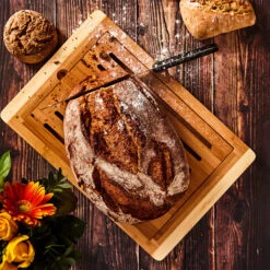 Brotschneidebrett Mit Krümelfach Bambus 38 X 3 X 25,5 Cm (BxHxT) Recycelbar 11 Brotschneidebrett Mit Krümelfach Bambus 38 X 3 X 25,5 Cm (BxHxT) Recycelbar -Geschäft Für Haushalts- Und Küchenbedarf 10038056 yy 0002 logo