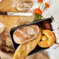 Stigby 2-in-1 Brotkasten Mit Schneidebrett Metallblech Bambus 13 Stigby 2-in-1 Brotkasten Mit Schneidebrett Metallblech Bambus -Geschäft Für Haushalts- Und Küchenbedarf 10038084 yy 0005 logo