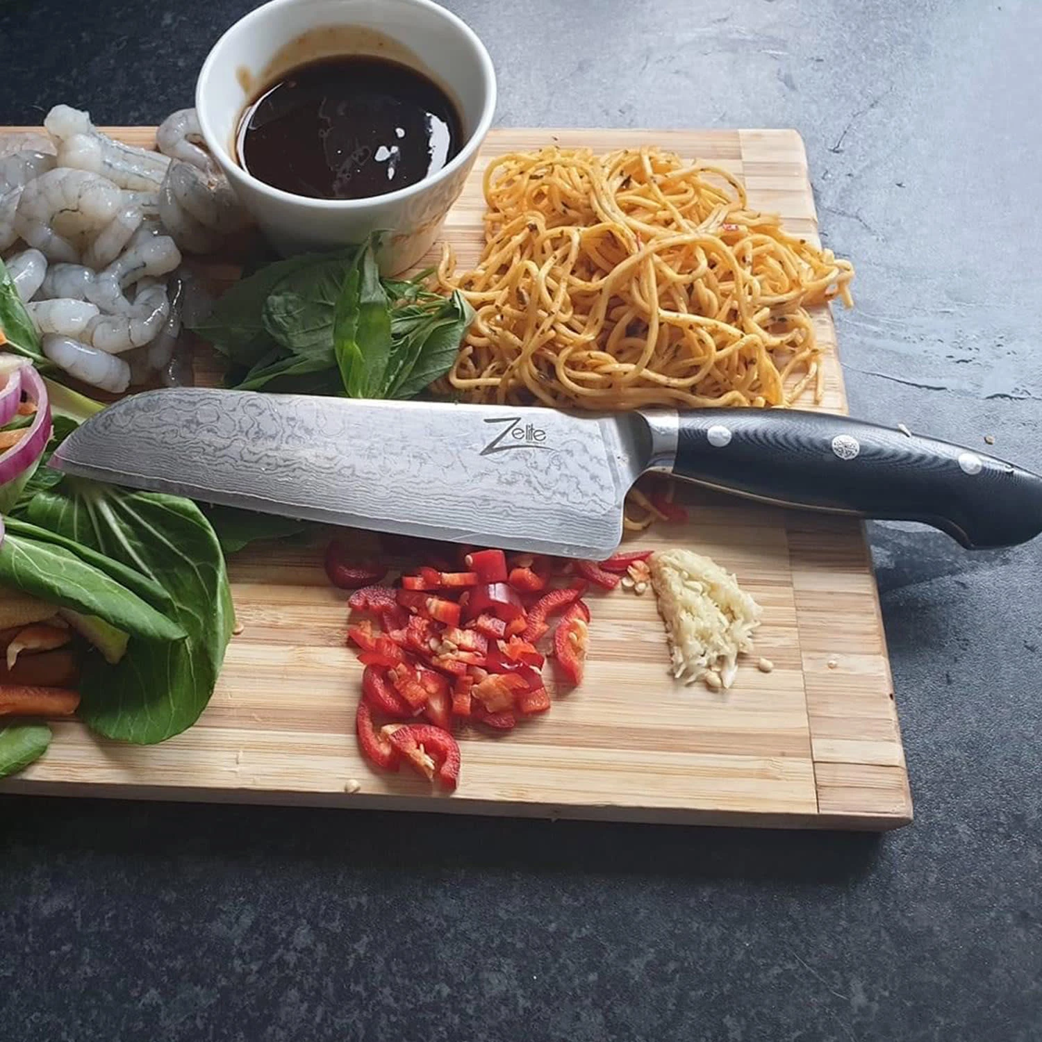 Executive-Plus Serie 7" Santokumesser 61 HRC Damaszenerstahl 6 Executive-Plus Serie 7" Santokumesser 61 HRC Damaszenerstahl – Bild 4