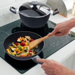 Noto Endurance Bratpfannen-Set Geschmiedetes Aluminium 3 Größen 2 Filz-Schoner 13 Noto Endurance Bratpfannen-Set Geschmiedetes Aluminium 3 Größen 2 Filz-Schoner -Geschäft Für Haushalts- Und Küchenbedarf 10045004 yy 0003 logo